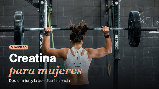 Mujer levantando una barra con pesas en un gimnasio, portada de la guía de creatina para mujeres