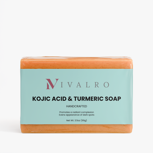 Jabón de Ácido Kójico y Cúrcuma de Ivalro: pastilla con su envoltorio, vista de frente